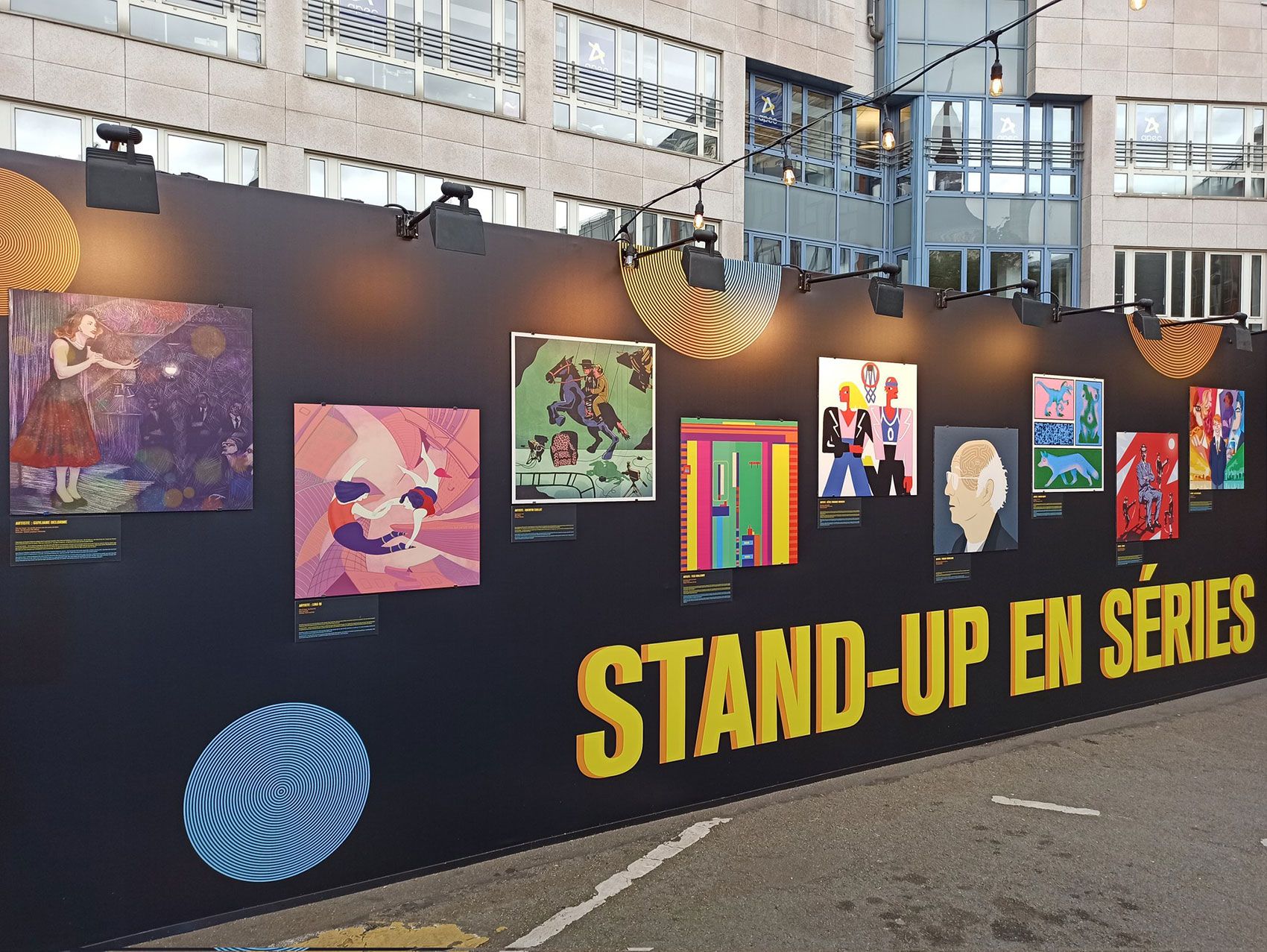 Affiches stand-up en séries au festival Series Mania à Lille